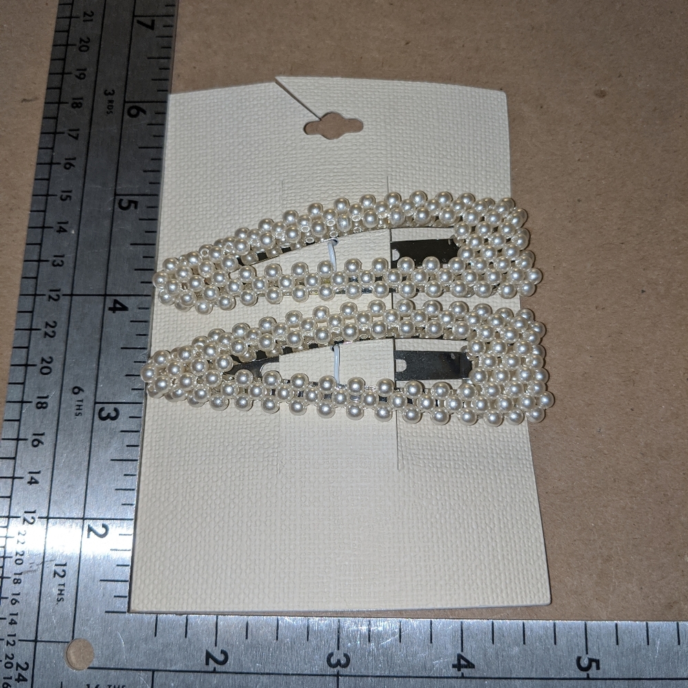 Large Pearl Hair Clips Accessory - Picture 2 of 3